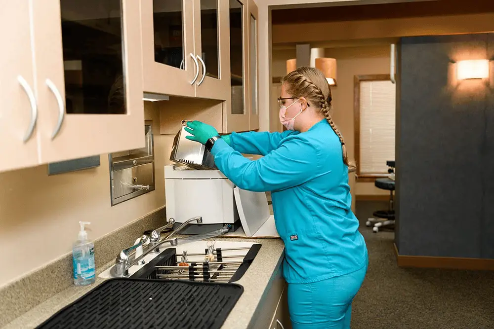 Soluții de sterilizare moderne pentru cabinete stomatologice